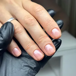 Verzorgde nagels na het verwijderen van BIAB