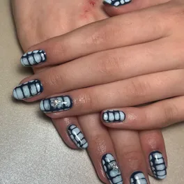 Nagels afgewerkt met gellak