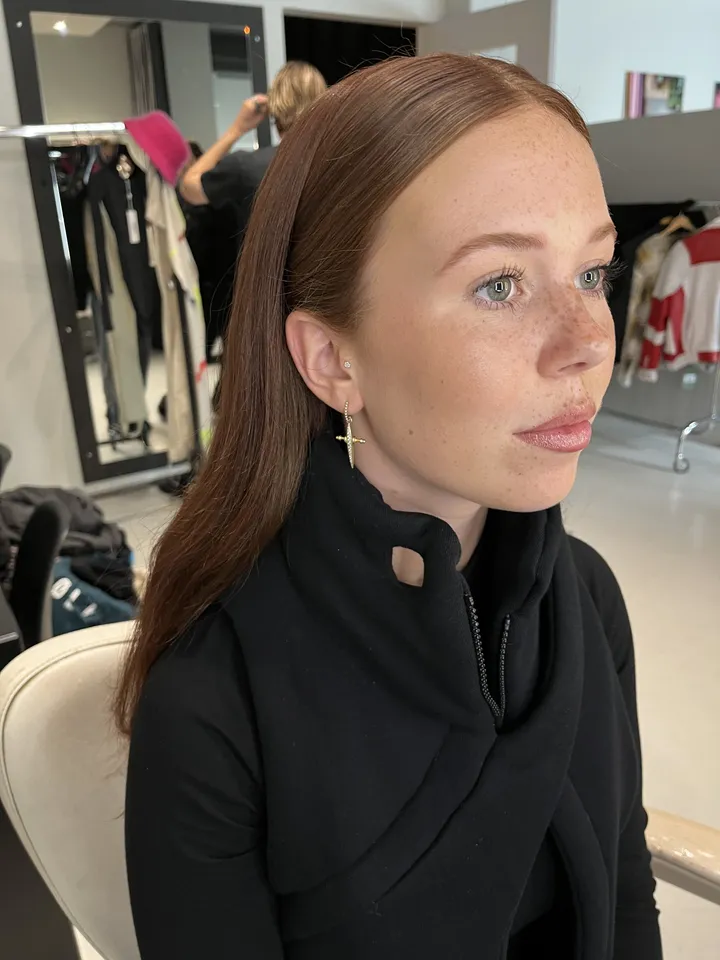 Natuurlijke visagie met een warme, roodbruine look